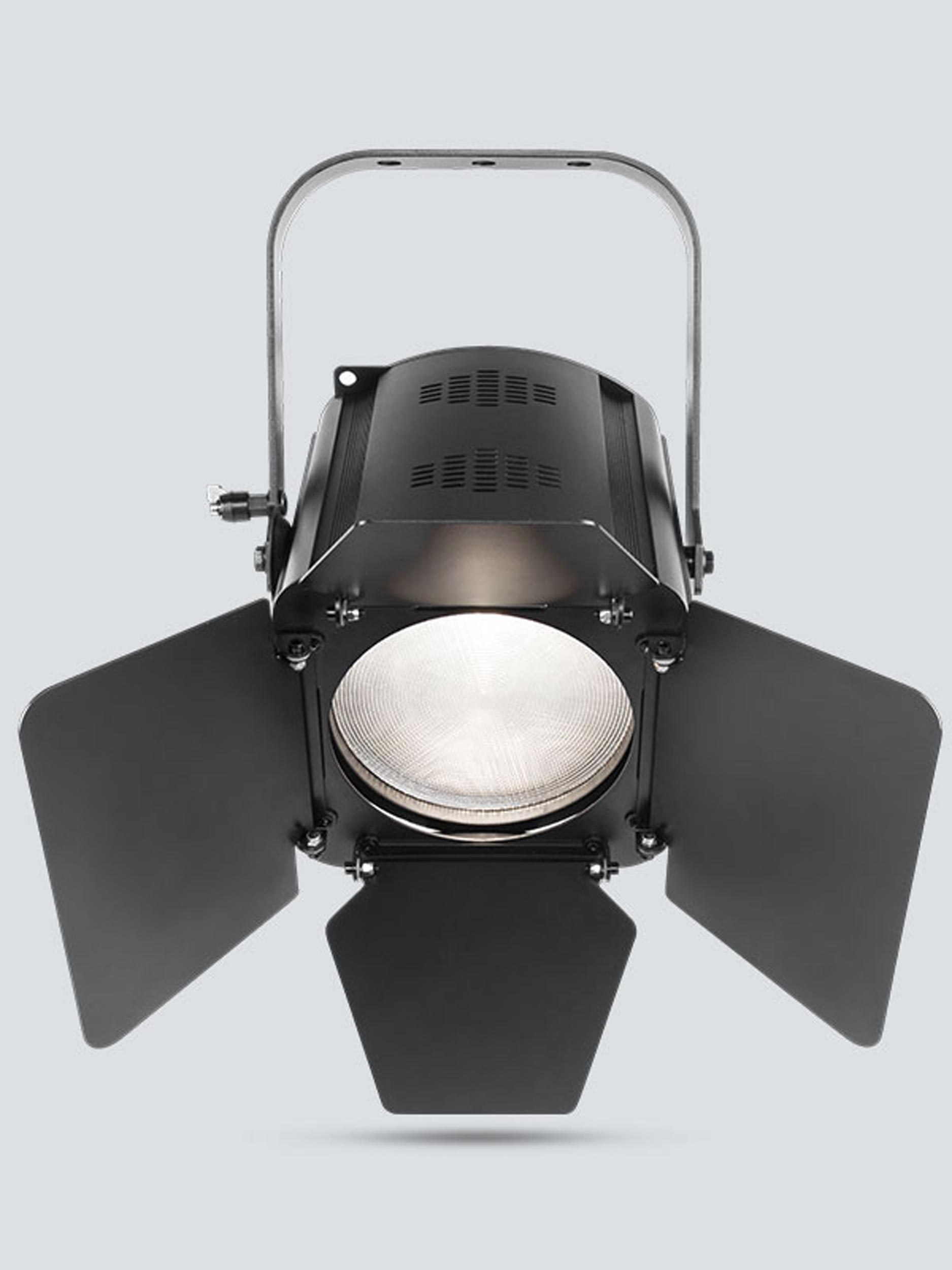 Направили прожектора. Chauvet Ovation f-165ww светодиодный прожектор направленного света. Chauvet DJ Eve e-50z. Прожектор с линзой Френеля. Прожектор Chauvet-DJ Eve f-50z.